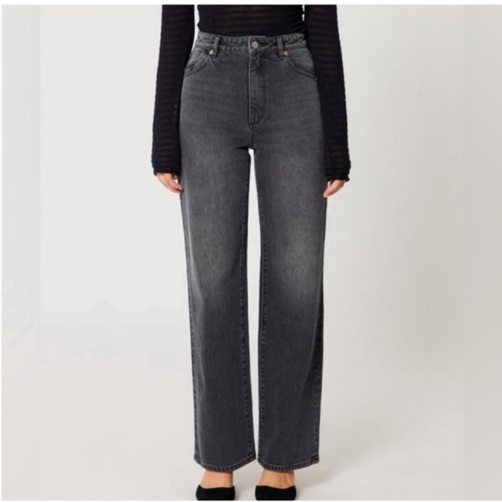 Rolla’s Heidi Loose Straight Leg Jeans